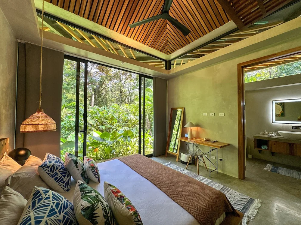 Caribbean Courtyard Villas 6 to 10 pp