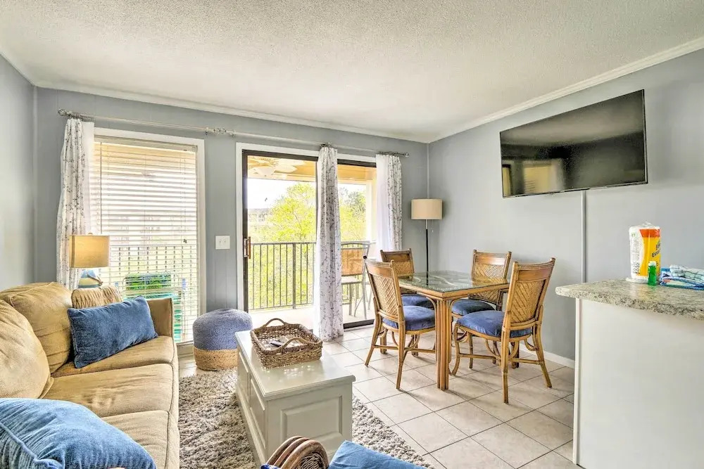 Top Floor Oceanview King Villa - Oceanfront Resort