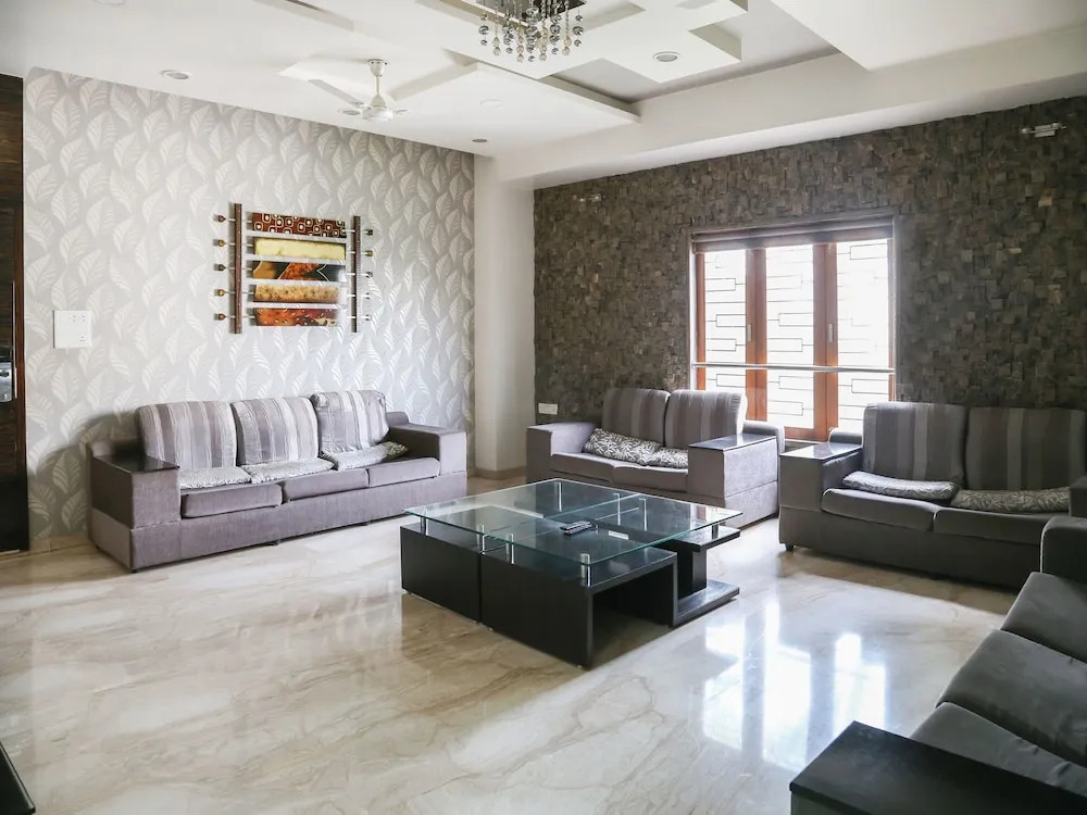 OYO 17286 Lrh Service Apartments