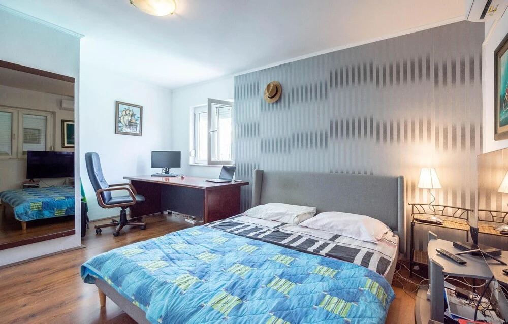 Amazing Apartment in Split With 3 Bedrooms, Wifi and Indoor Swimming Pool