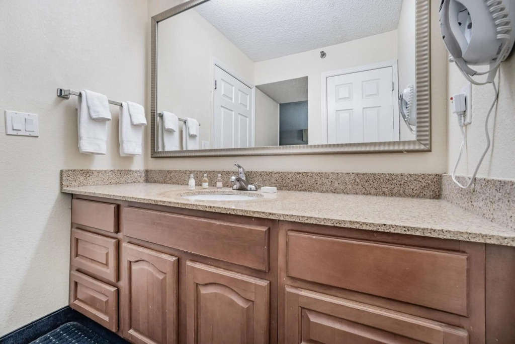 Doral Inn & Suites Miami Airport West