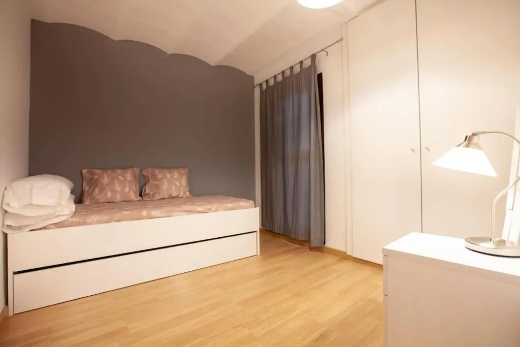 Beautiful Apartment in Abat Street by Batuecas