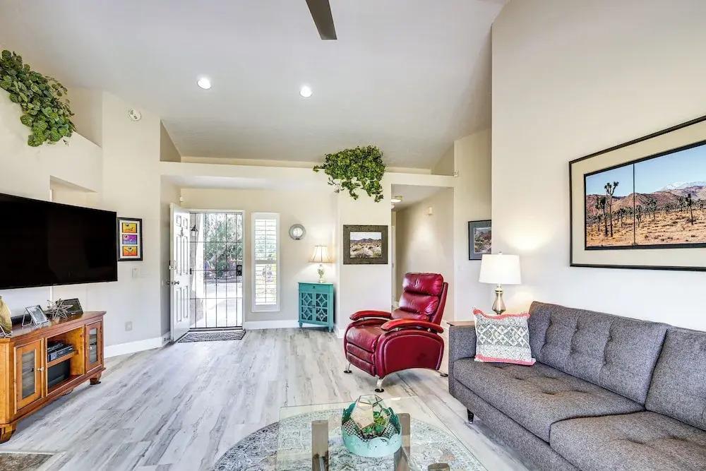 Community Pool & Hot Tub: Palm Desert Rental!