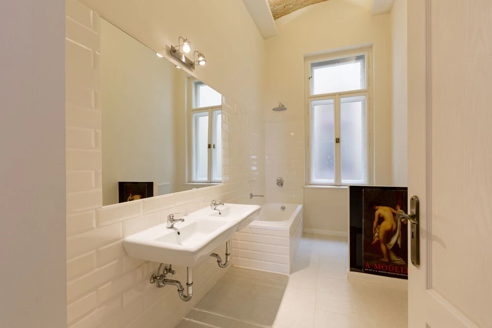Luxurious 2 bedrooms apartment downtown