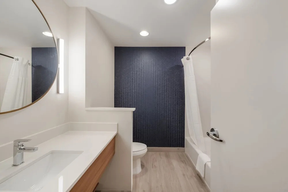 Fairfield by Marriott Inn & Suites Virginia Beach Town Center