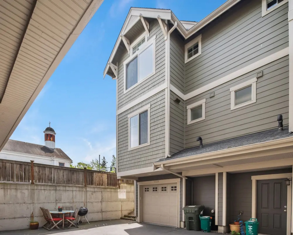 Seattle Vacation Home: The Parsonage