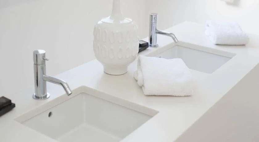Holm House - Stylish Coastal Suites - HEDD Spa - Silures Bar & Restaurant