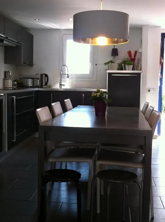 Casa con 3 Habitaciones amarre y Wifi ref 195