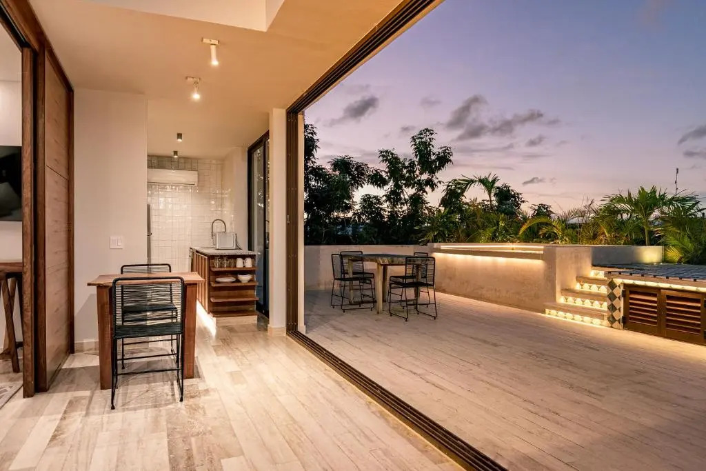 407 Stunning penthouse apartment for 2