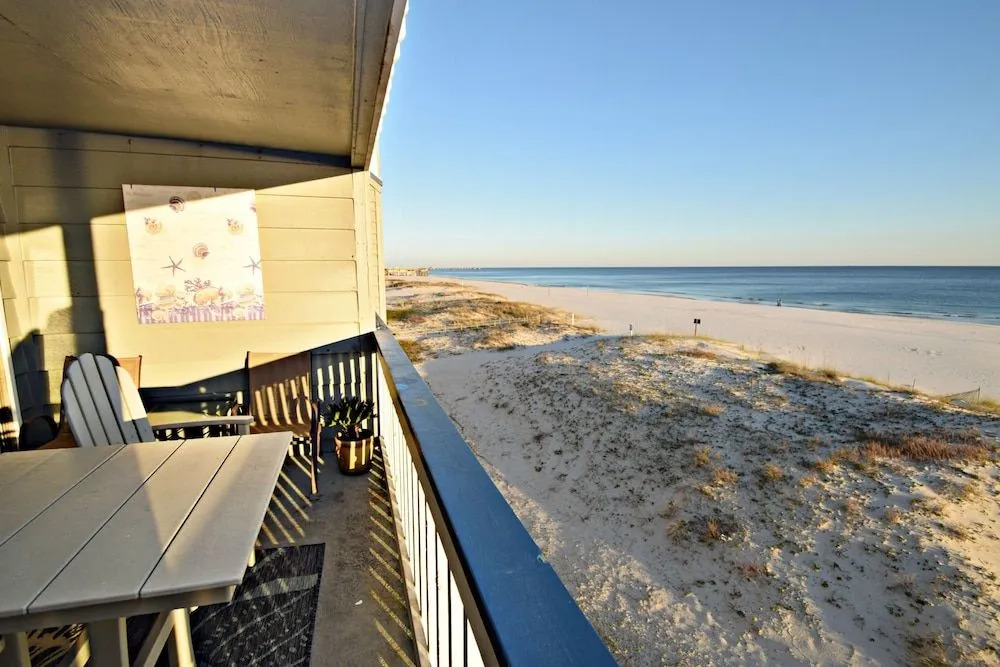Regatta 201B by RedAwning