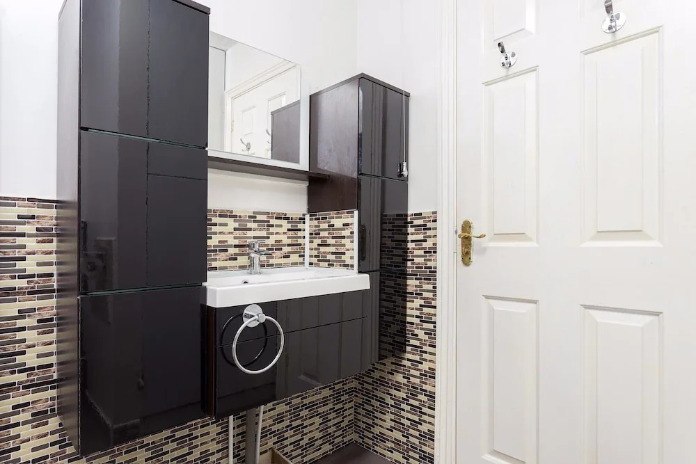3 Bedroom House in Lewisham Sleeps 7