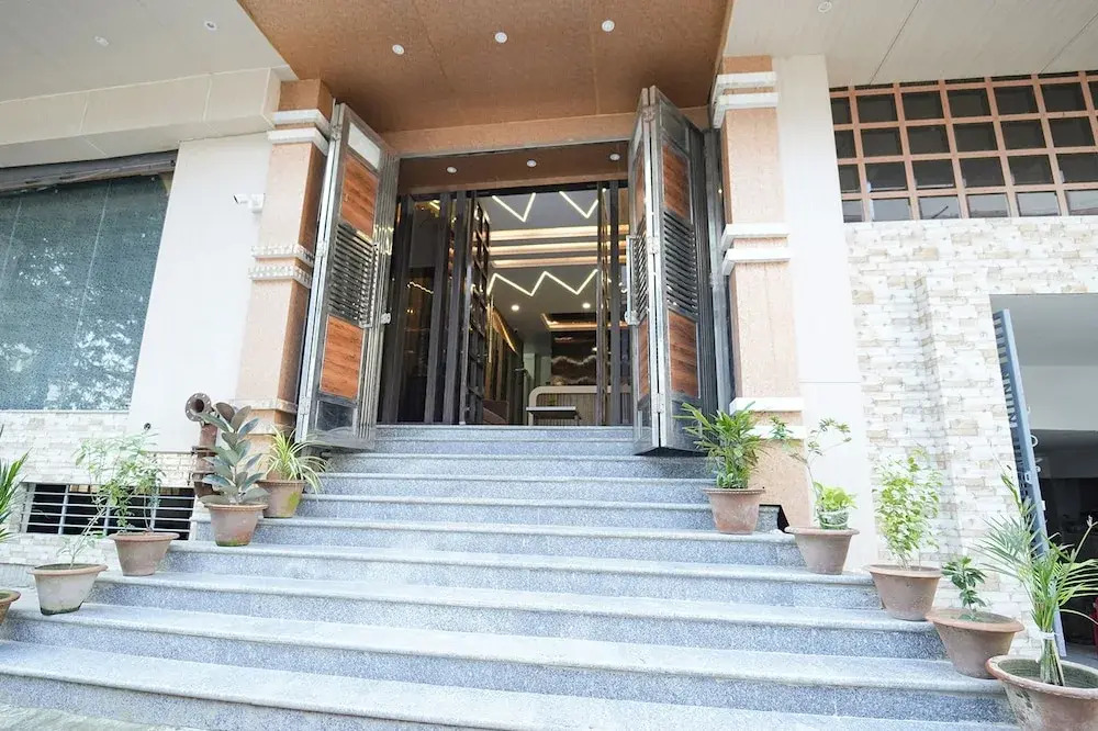 Royal Chandra Hotel