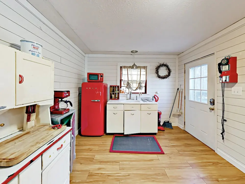 Country Compound - 2 Separates - 6 Br Home