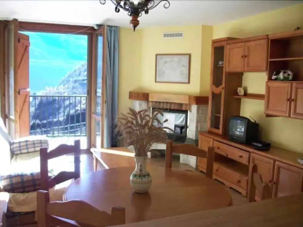 Apartamentos 3000 Escarrilla