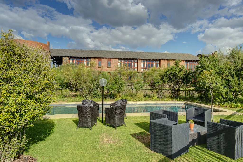 Riboville Boutique Hotel And Restaurant