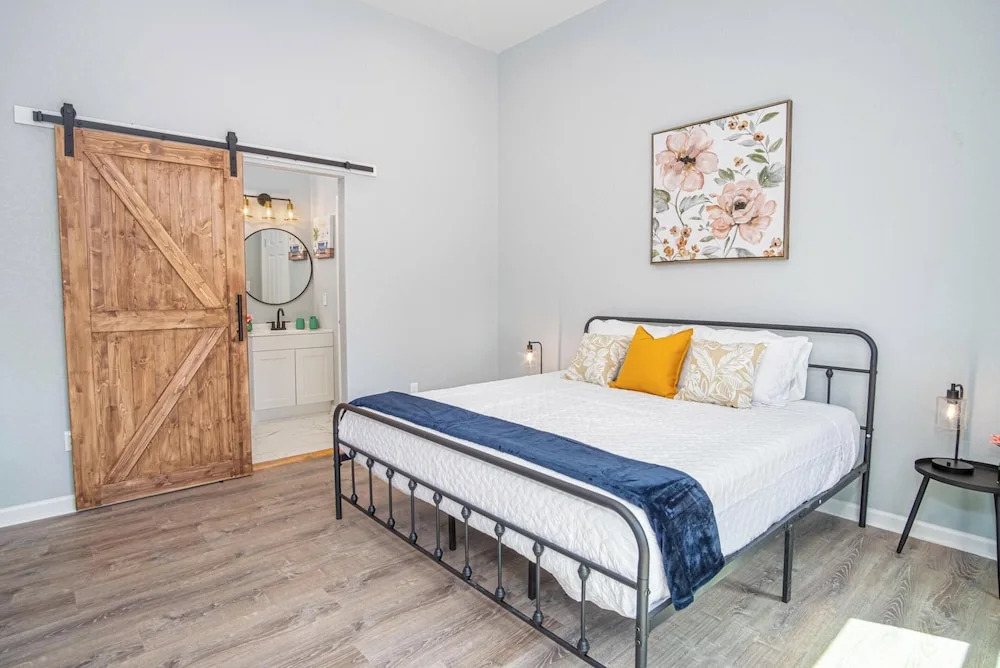Seize the Moment! 4br/3ba Gem w/ Downtown Views!
