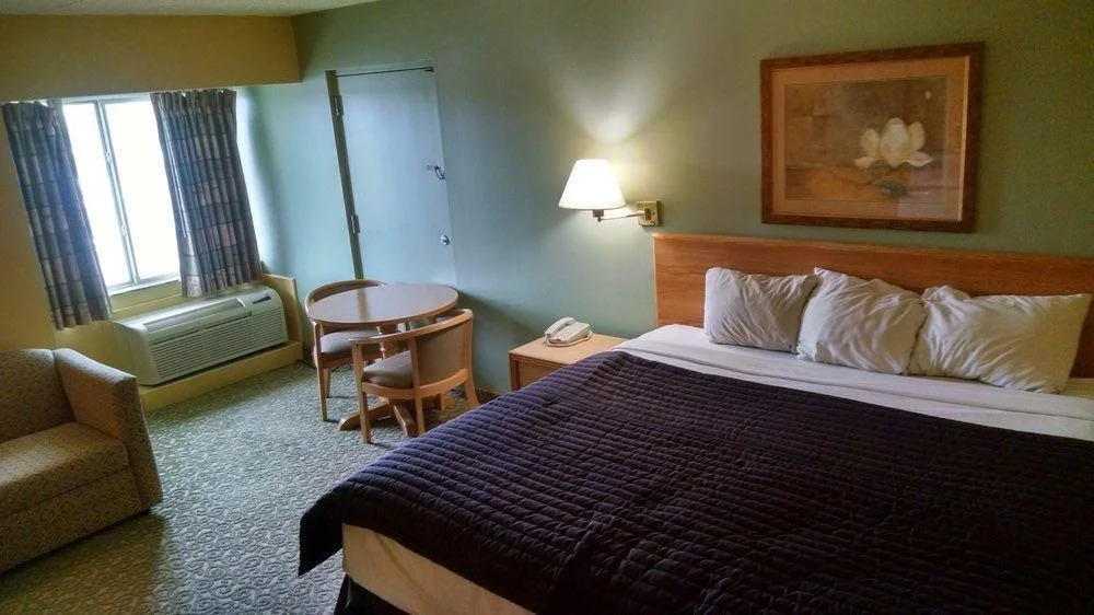 Valley West Inn