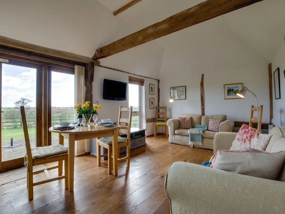 Nicely Furnished Cottage in Bilsington Countryside