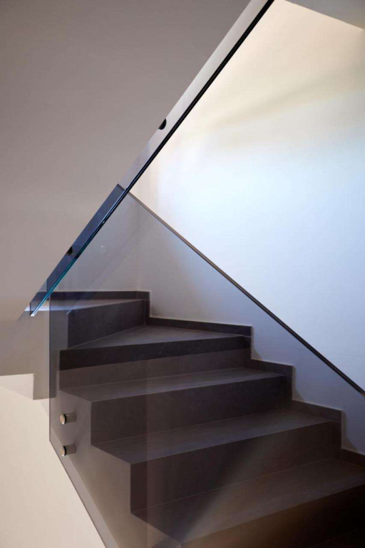 Glass House - Smart Rooms & Parking