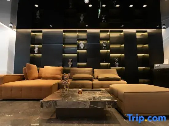 Leman Hotel (Harbin Shida Night Market Hexing Subway Station)