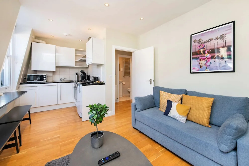 So Glamourous Pad - Fitzrovia - by Frankie Says