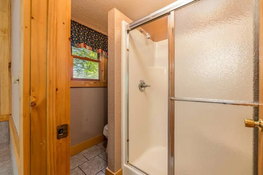 Secluded 3BR Cabin w Hot Tub Dog Friendly Sleeps12