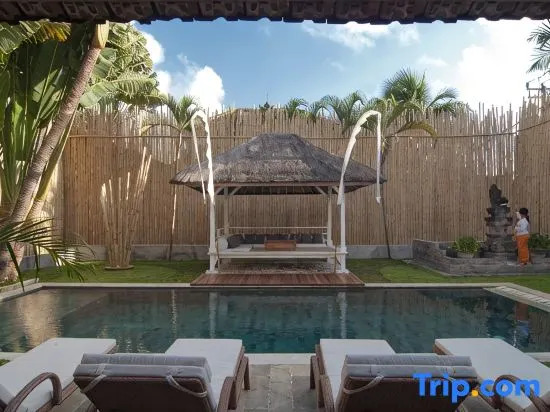 3BR Villa Rabu - Minggu Villas Seminyak