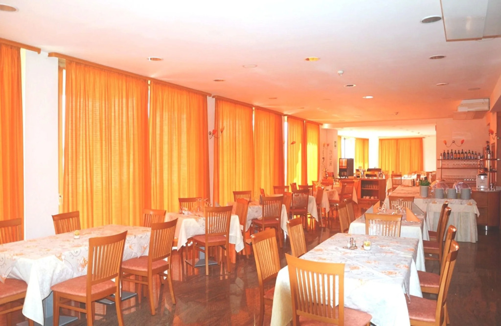 Surf Hotel Pier - Montagnoli Group