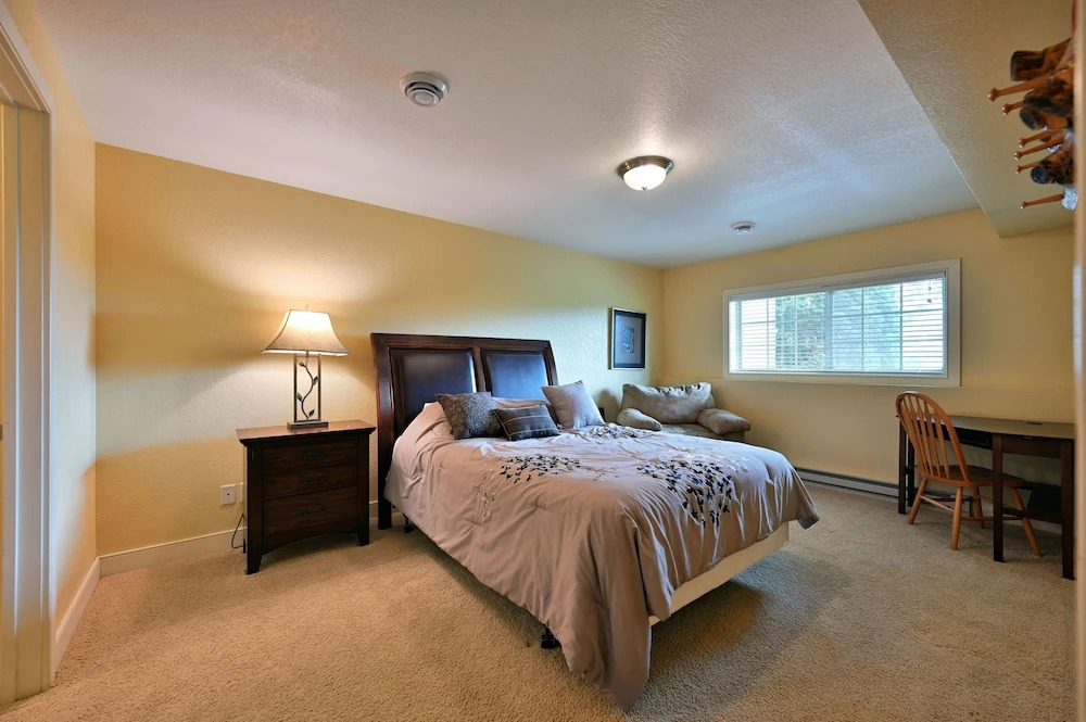 Unit 109 2 Bdrm/ 2 Ba 2 Bedroom Condo by RedAwning