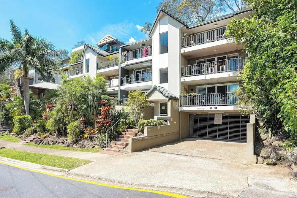 Hillside in the heart of Burleigh