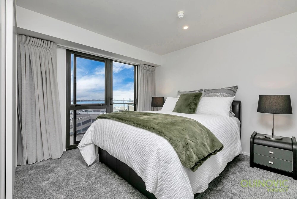 QV Sunny New Apt with Balcony -976