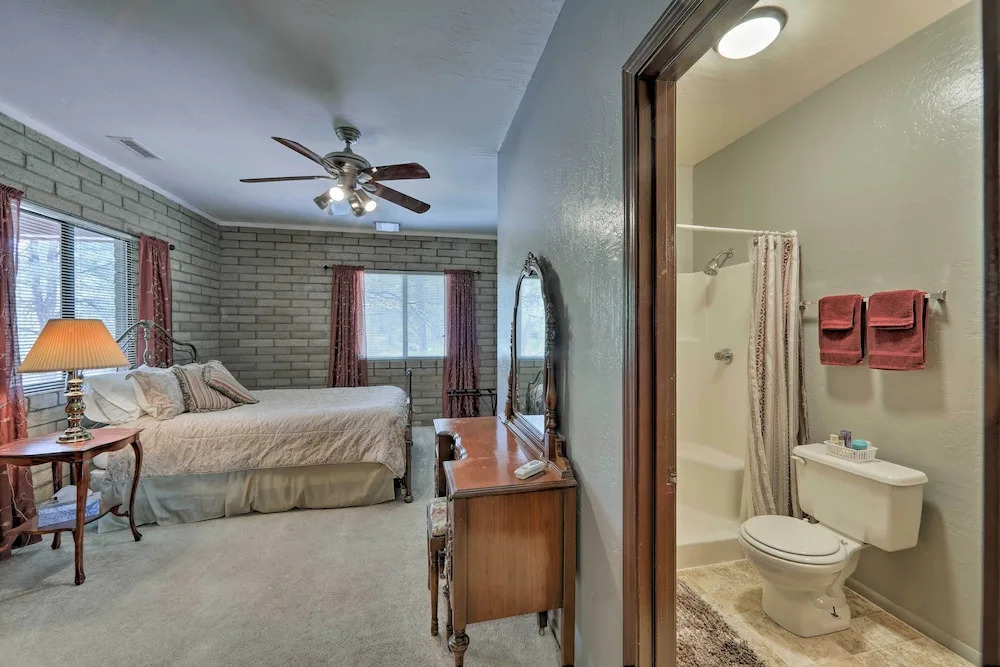 2 Mi to Courthouse Plaza: Prescott Cottage