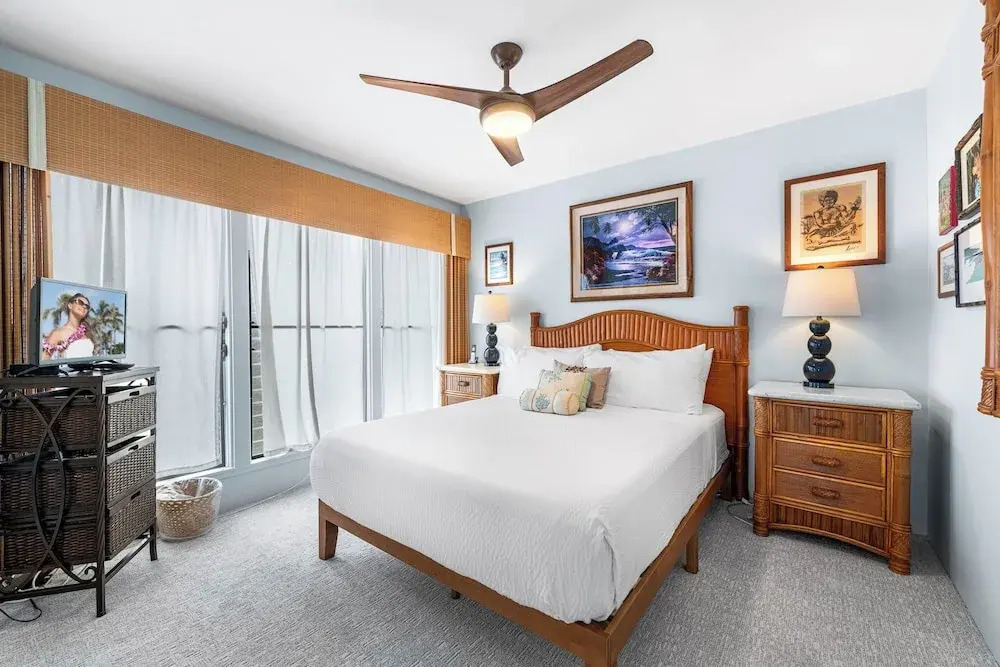 Direct Ocean Front - Beautifully Updated - End Unit - Vrkcv