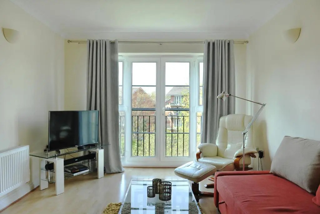 Select Serviced Accommodation - Hunters Wharf