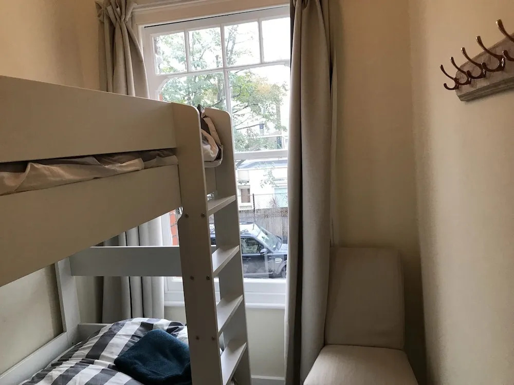 Wix's Lane 3 bed Apartment