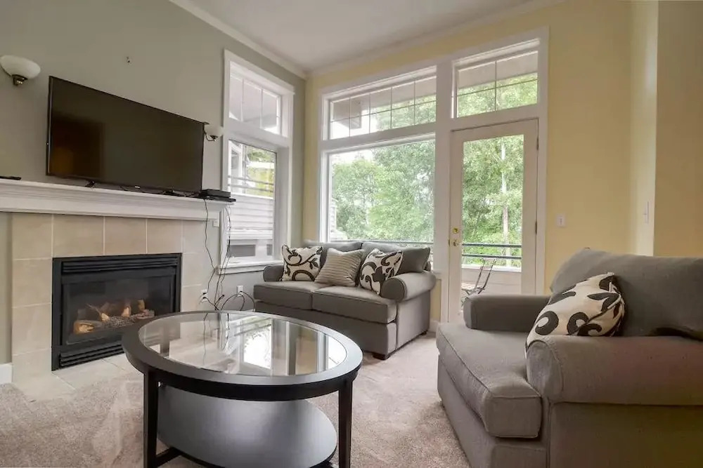 Seattle Vacation Home: The Gallery