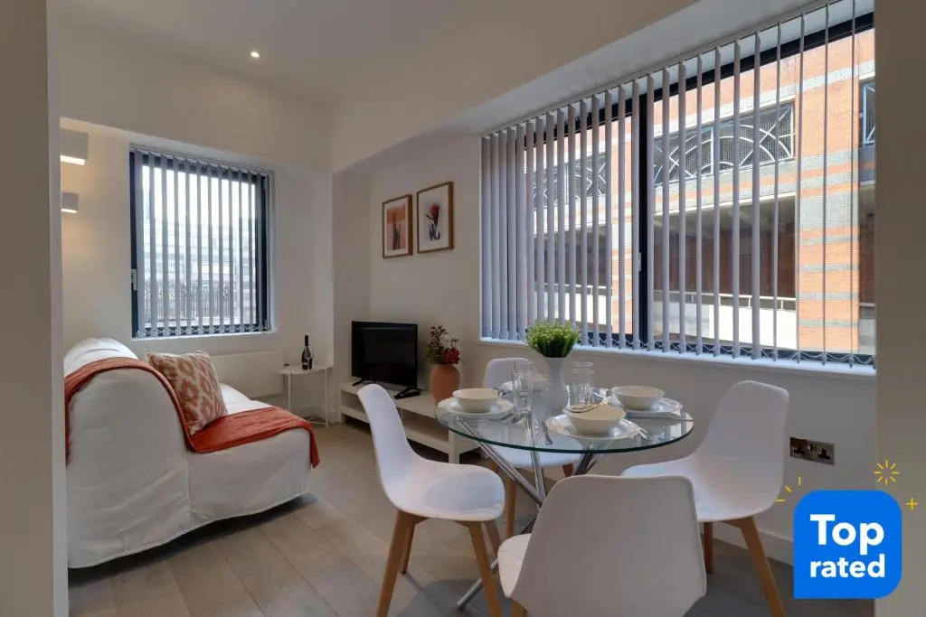 Stunning 1-Bed Deluxe Apartment in Slough
