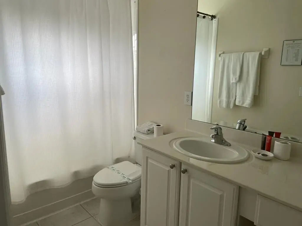 Emerald Island Resort : Pool & Games Room  : LK51, Kissimmee, US