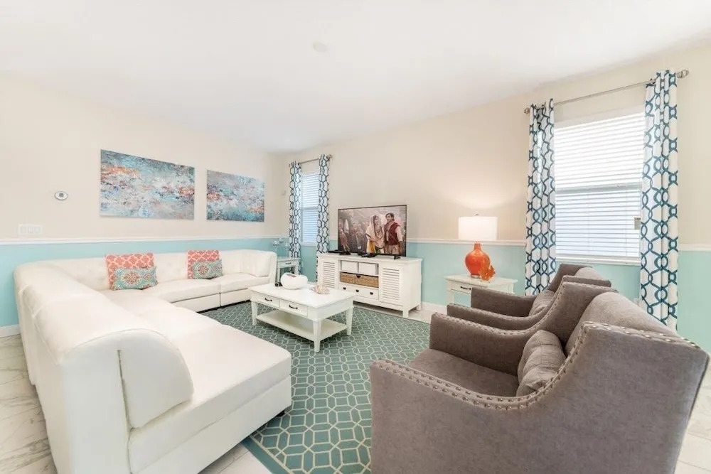 Boutique Styled 6-bed 6-bath home Pool/Spa! home