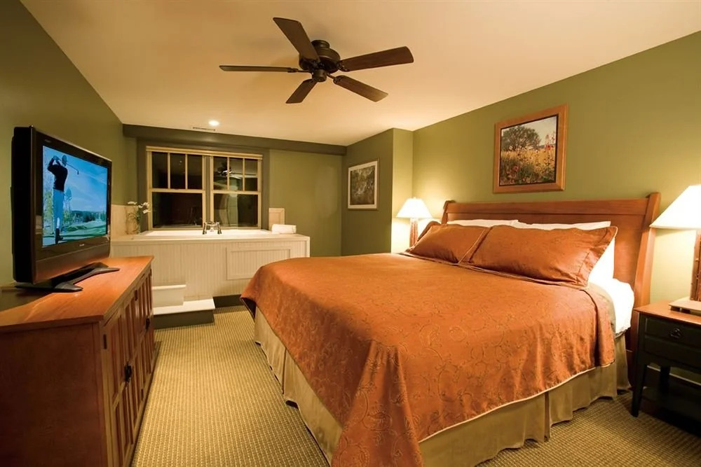 Tamarack Lodge