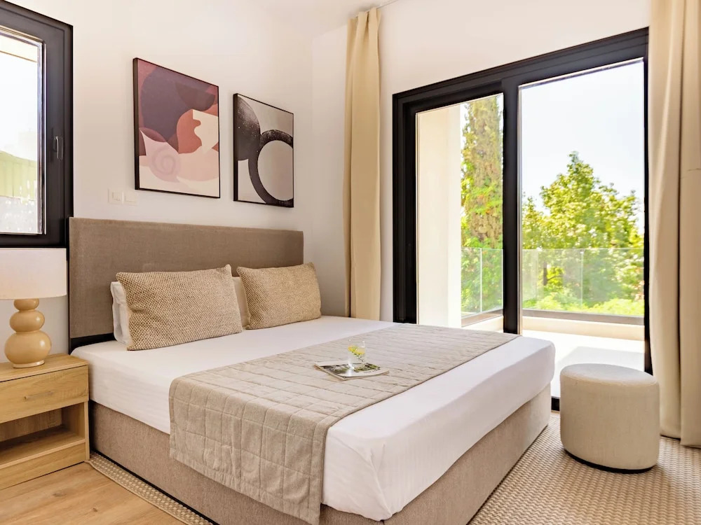 Sanders Breeze Limassol