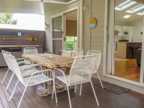 'RIVERSIDE RETREAT' 544 Ocean Drive, North Haven