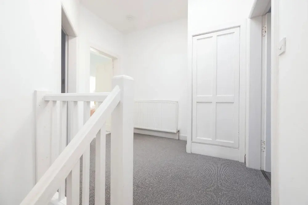 Delightful 3-bed Flat with Parking