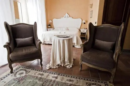 S. Faustino Rooms