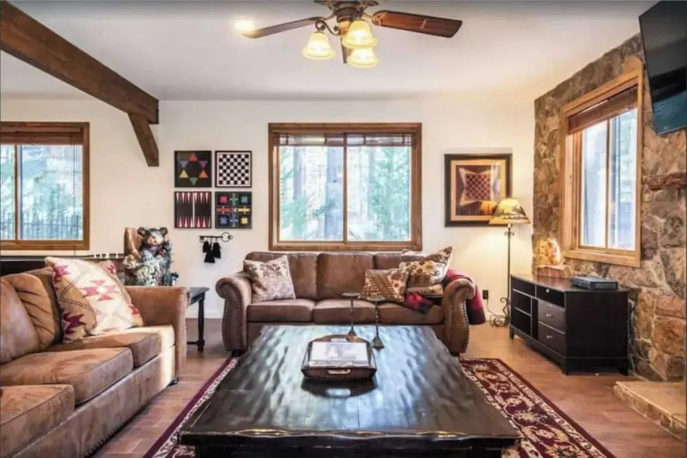Walk to Lake 6BR Cabin w/ Game Room, Hot Tub Big Bear Castle