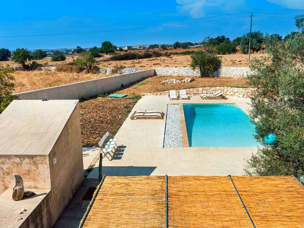 Lush Holiday Home in Ragusa with Pool & Antique Interiors