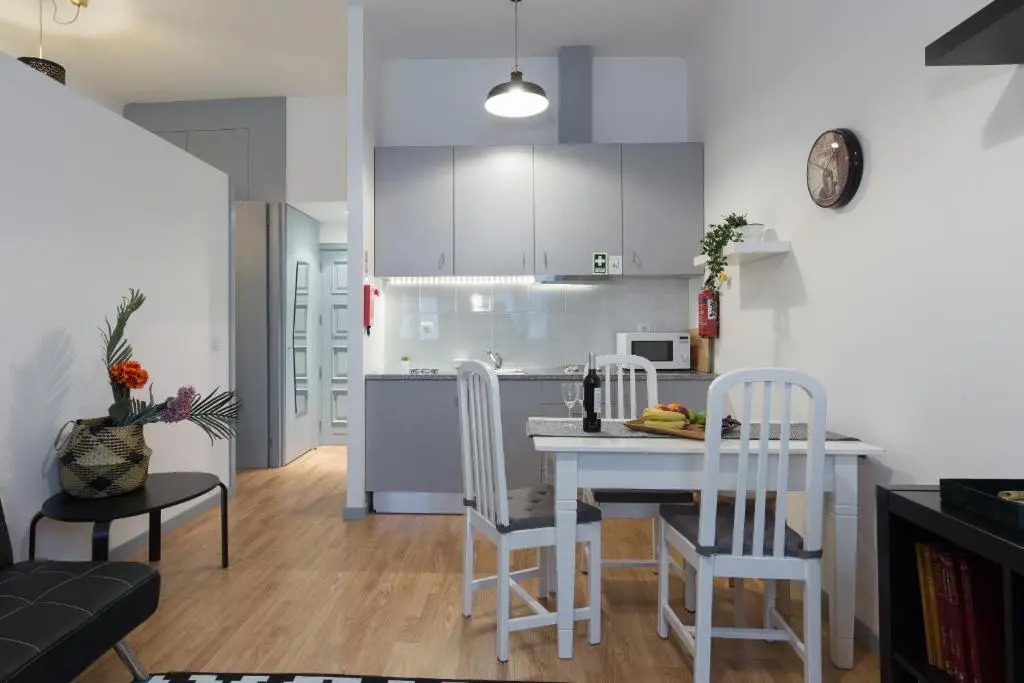 2 Comfortable Stunning Flats - City Center