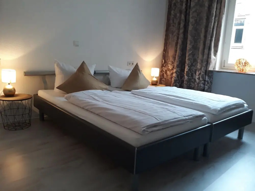 Ricks City Hotel