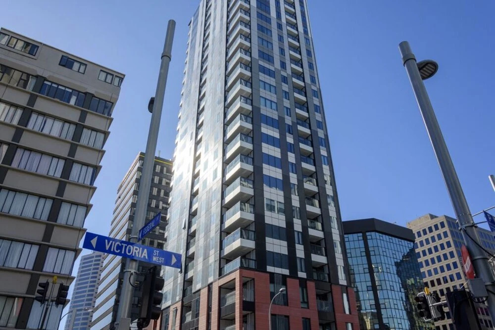Sky Tower Right Next Door, Spacious, Modern