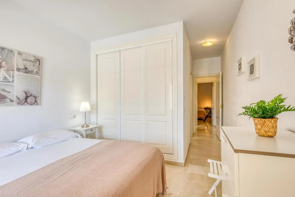 Marvellous Apartment with Great Terrace (PA 1-6)